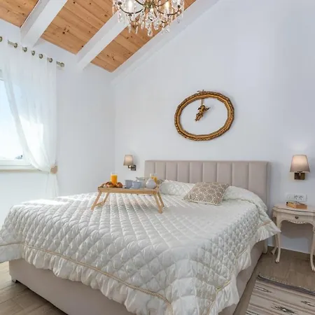 Villa Batelica In Sveti Bartul - Haus Fuer 8 -10 Personen *