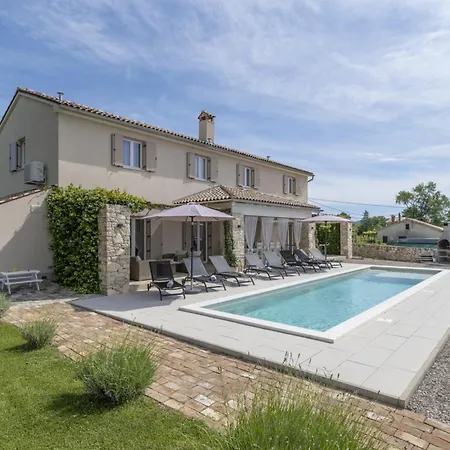 Batelica In Sveti Bartul - Haus Fuer 8 -10 Personen * Labin (Istria)