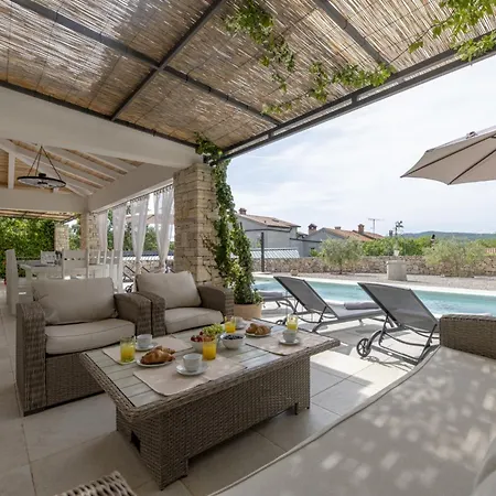 Villa Batelica In Sveti Bartul - Haus Fuer 8 -10 Personen Labin (Istria)
