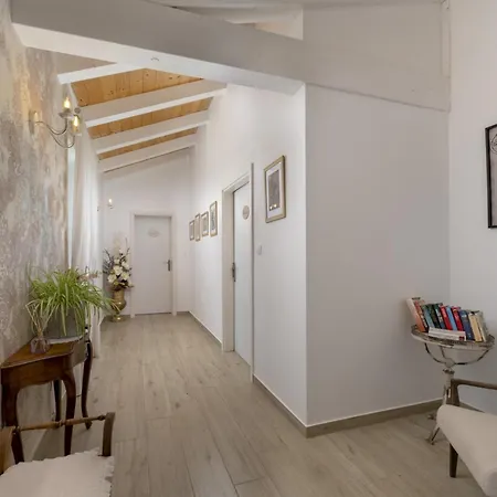 Batelica In Sveti Bartul - Haus Fuer 8 -10 Personen Vila