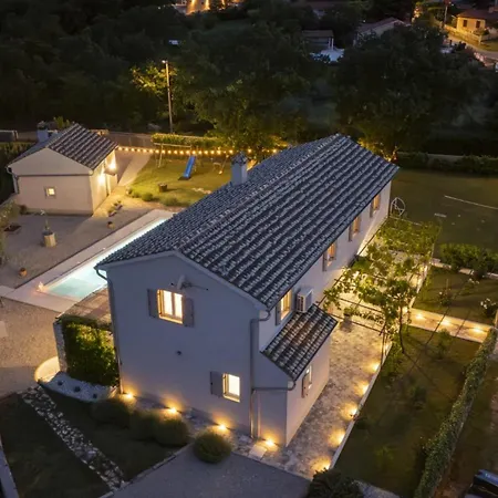 Batelica In Sveti Bartul - Haus Fuer 8 -10 Personen Vila *