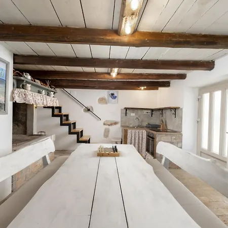 Batelica In Sveti Bartul - Haus Fuer 8 -10 Personen Vila Labin (Istria)