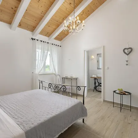 Batelica In Sveti Bartul - Haus Fuer 8 -10 Personen * Labin (Istria)