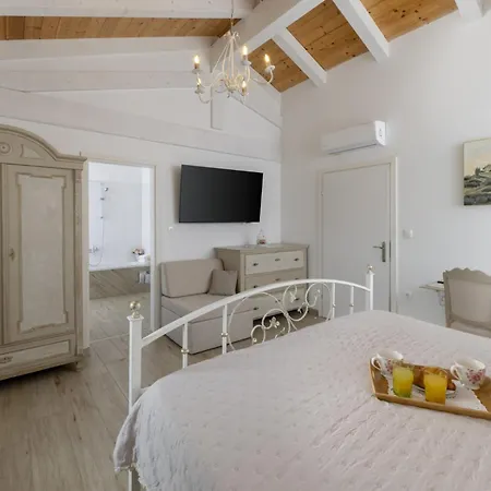 Batelica In Sveti Bartul - Haus Fuer 8 -10 Personen Vila