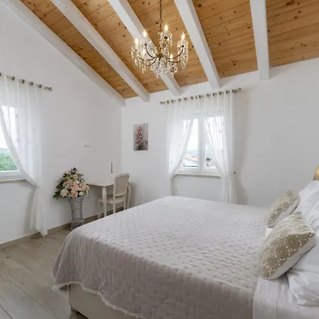Batelica In Sveti Bartul - Haus Fuer 8 -10 Personen *