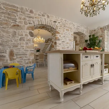 Batelica In Sveti Bartul - Haus Fuer 8 -10 Personen Labin (Istria)