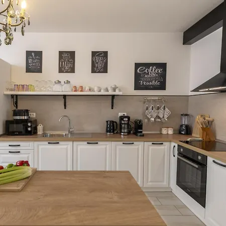 Batelica In Sveti Bartul - Haus Fuer 8 -10 Personen Vila