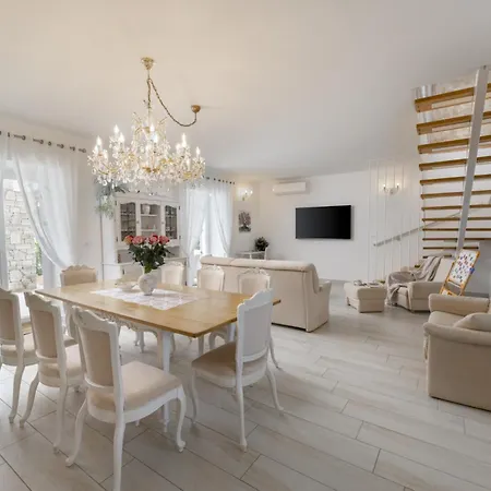 Batelica In Sveti Bartul - Haus Fuer 8 -10 Personen Labin (Istria)